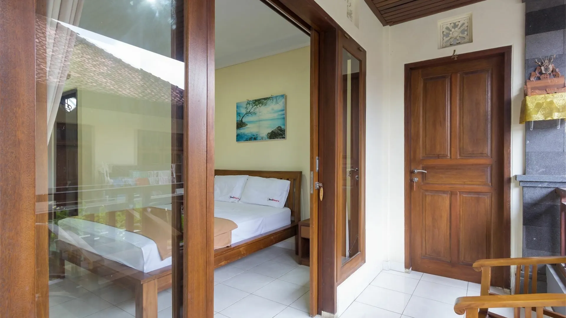 Guest house Reddoorz @ Petitenget Street Seminyak
